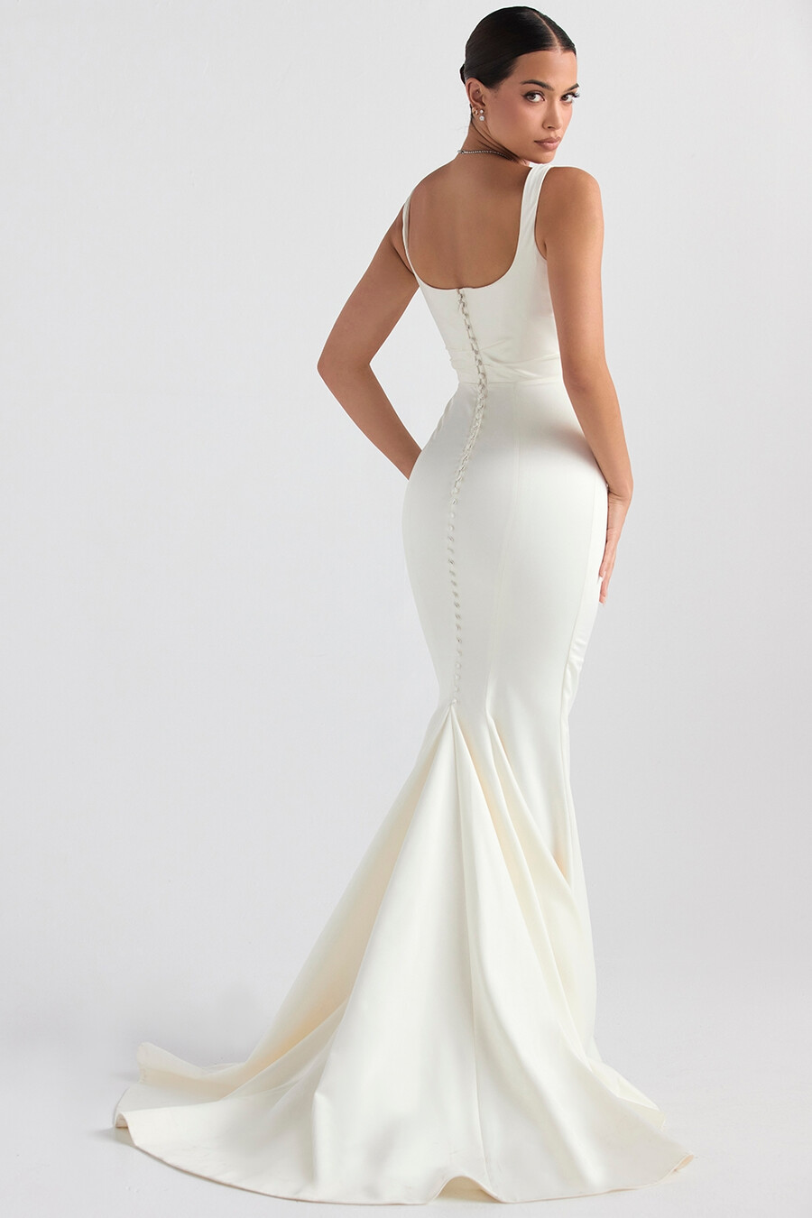 off-white satin sjöjungfru brudklänning