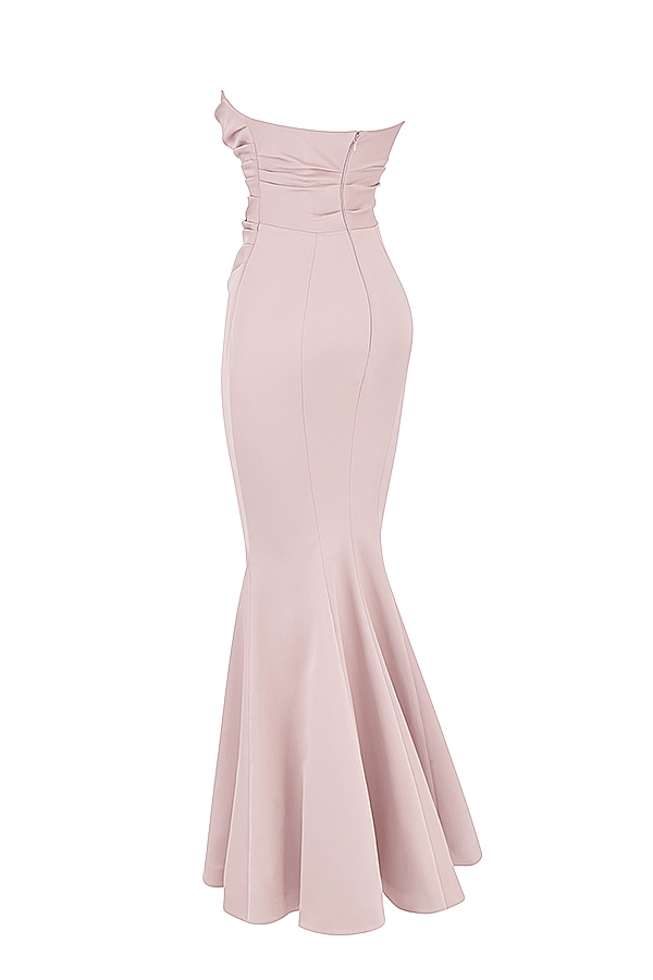 blush satin axelbandslös klänning