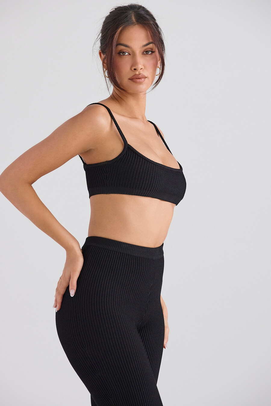 svart ribbad stickad bralette