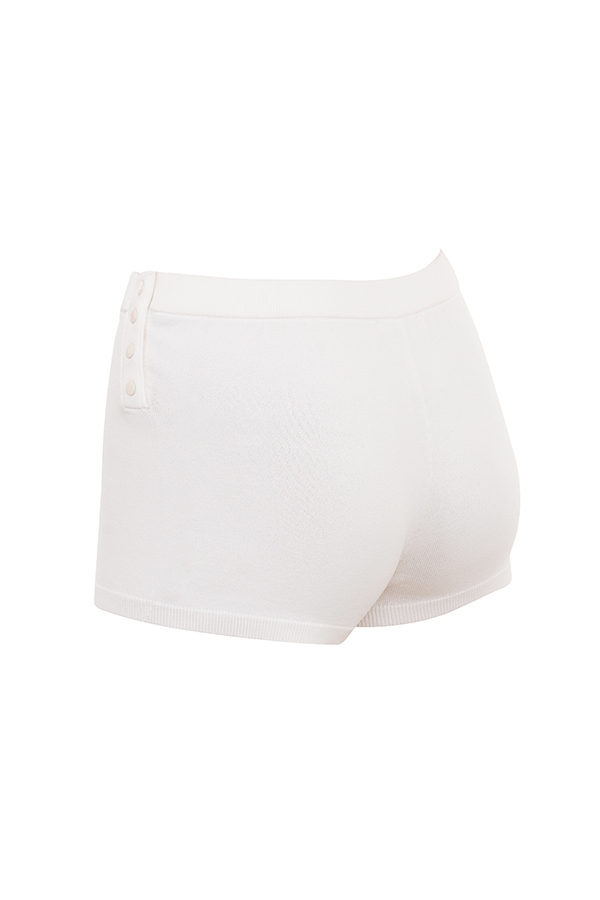 vita sommarstickade hotpants