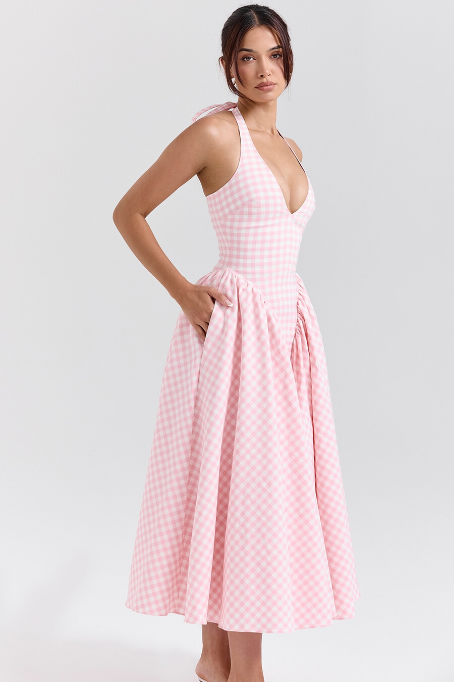 jordgubbs-shortcake gingham halter midi-sommarklänning