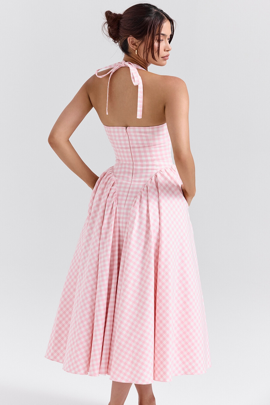 jordgubbs-shortcake gingham halter midi-sommarklänning