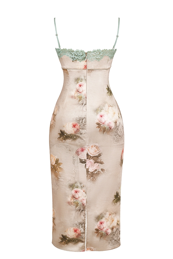 midiklänning med vintagemönster och blommönster