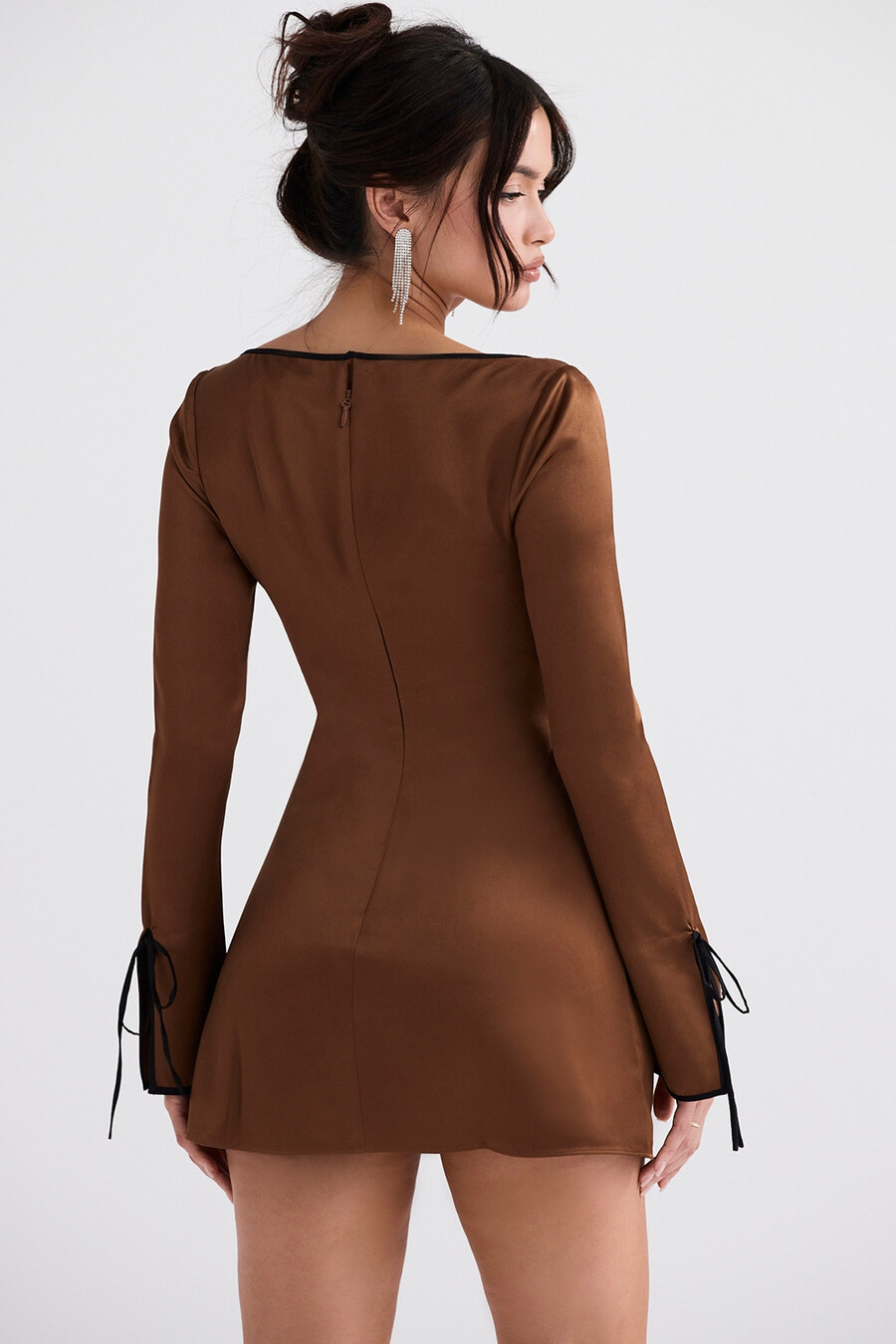 kopparfärgad satin miniklänning