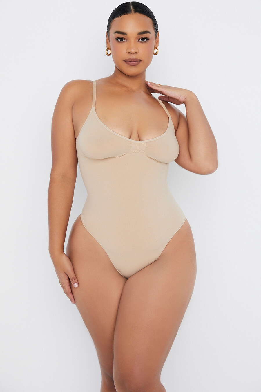 skulpterande hel brief bodysuit mandel