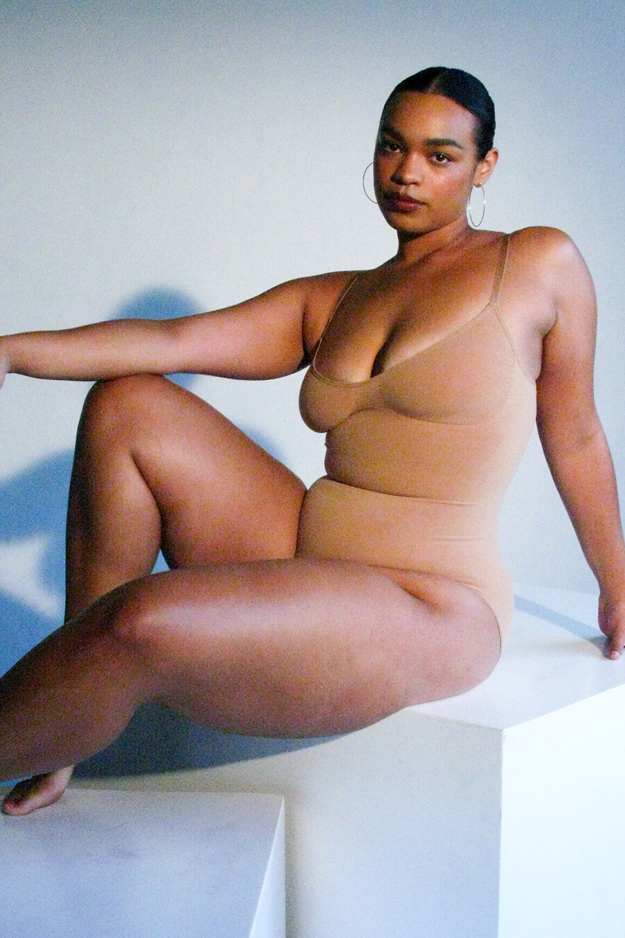 skulpterande heltärmad bodysuit cafe au lait