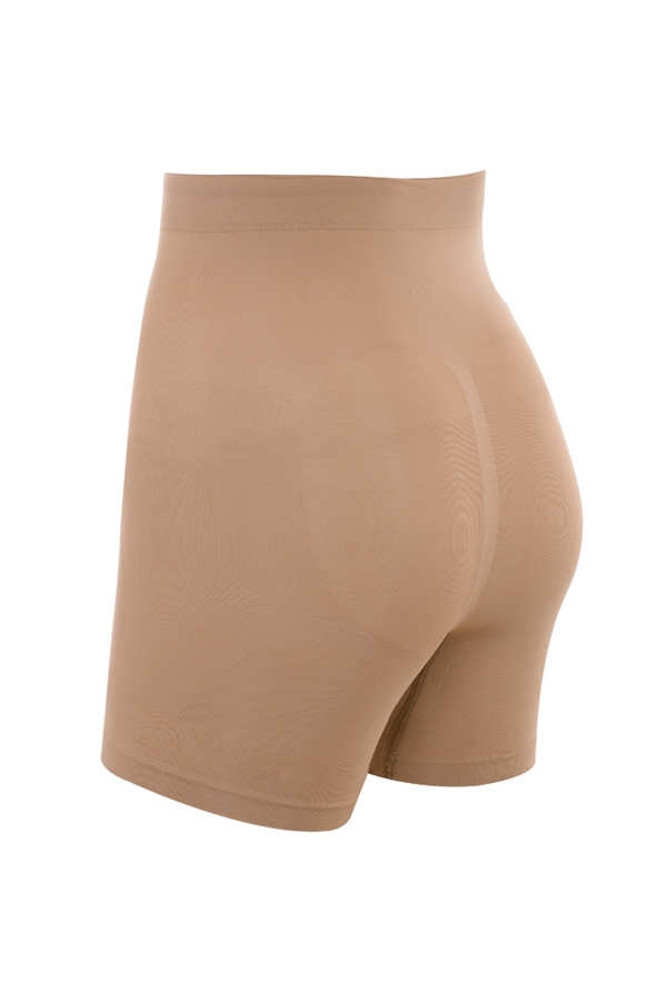 skulpterande shorts cafe au lait