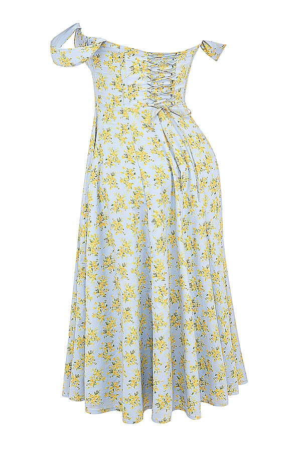 mjukblå sommarklänning i bomull med blommönster och vintagemönster
