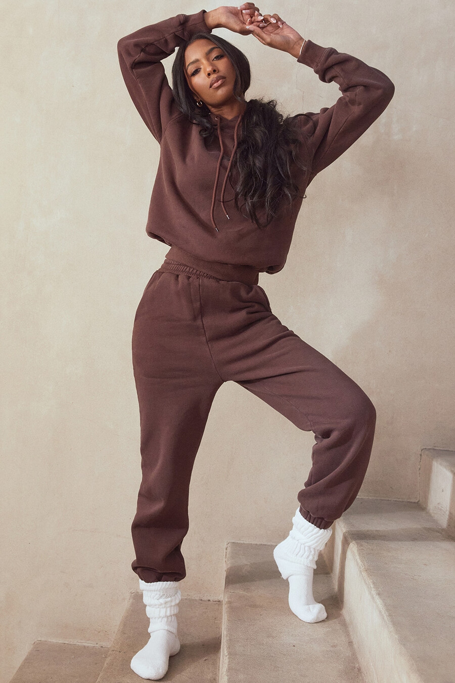 chokladfärgade joggingbyxor med fleece baktill