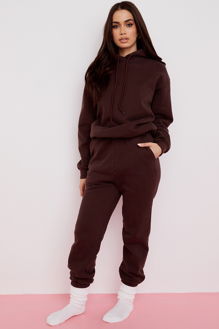 chokladfärgade joggingbyxor med fleece baktill