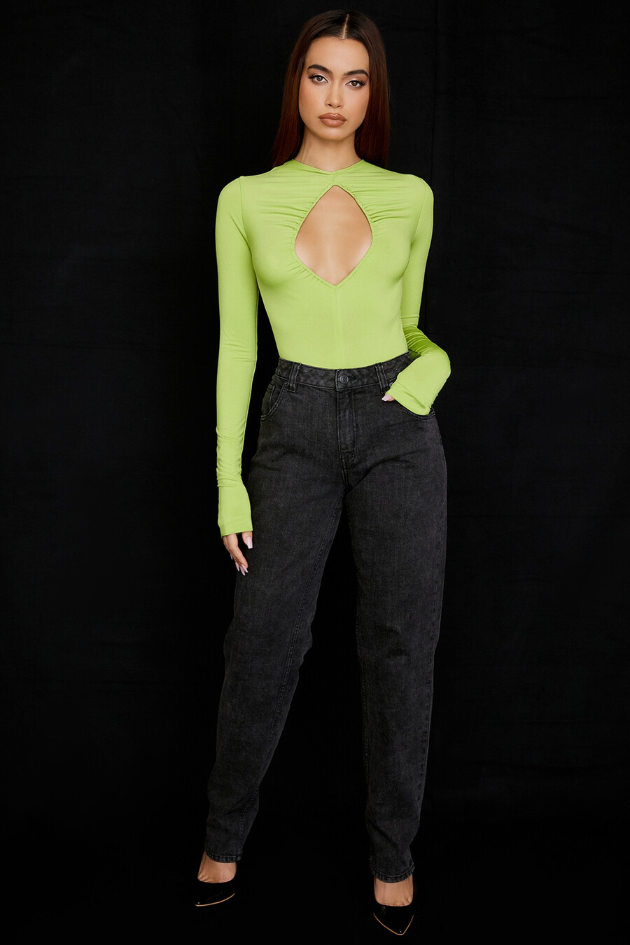 limegrön bodysuit med utskurna mönster